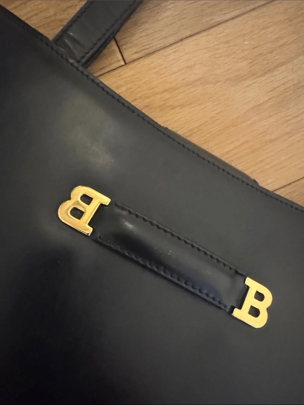 Bally all  Leather Vintage Shoulder Bag dark navy/ black gold. Unused